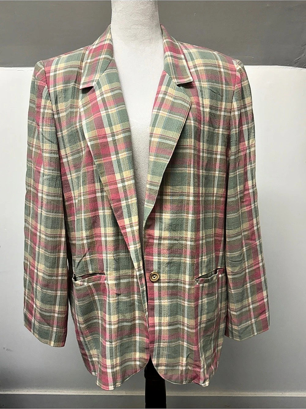 Vintage Koret Plaid Blazer in Green & Pink Size Small Like New